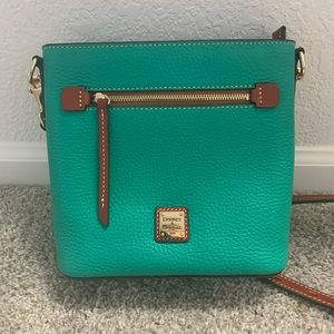 Dooney & Bourke Zip Crossbody 💚